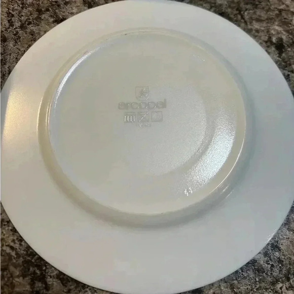 4-Arcopal France Christmas Salad Plates Red Ribbon Holly and Berries 7 3/4" - Picture 6 of 7